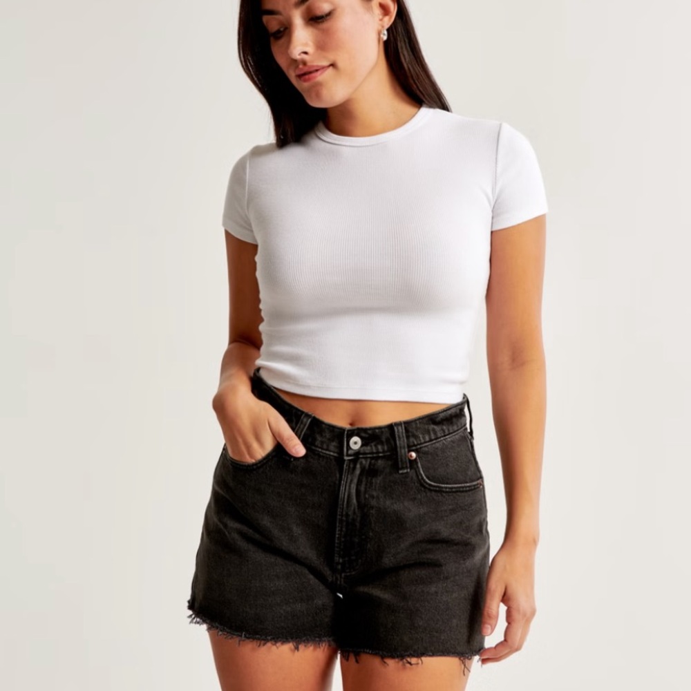 Abercrombie The 90s Relaxed Cutoff Short High Rise